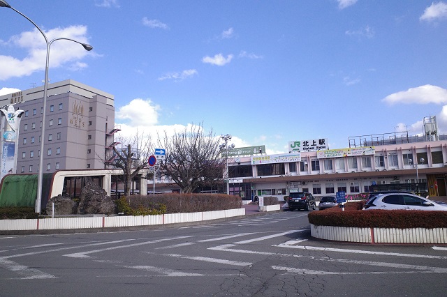 駅の正面（西口）