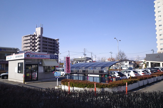 北上駅ロータリー内の駐車場の写真