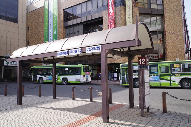 盛岡駅東口バス乗り場12番線の風景写真