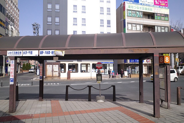 盛岡駅東口バス乗り場八番乗り場