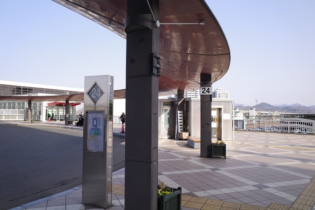 盛岡駅西口高バス乗り場24番乗り場の写真