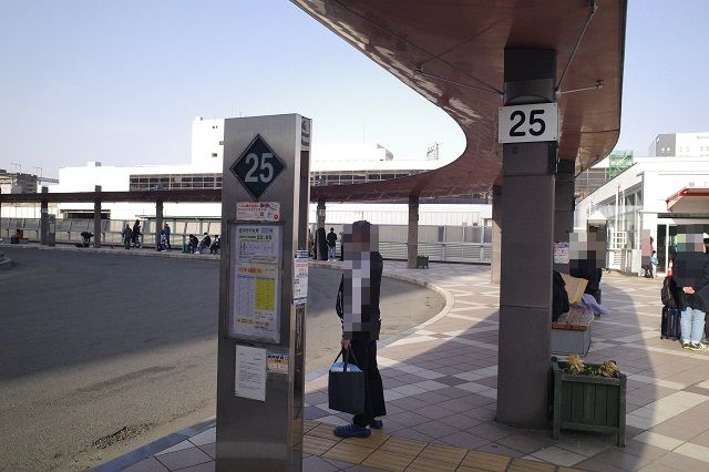 盛岡駅西口高速バス乗り場25番乗り場の写真