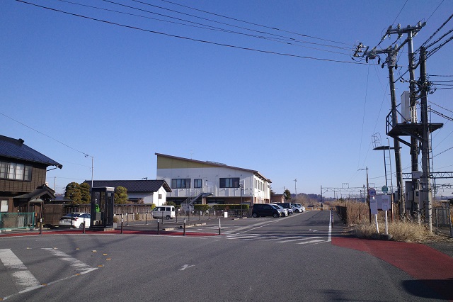 石越駅の駐車場の写真