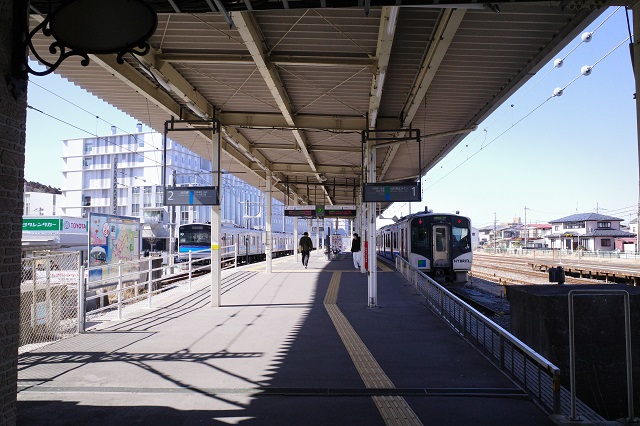 石巻駅の駅のホームの風景