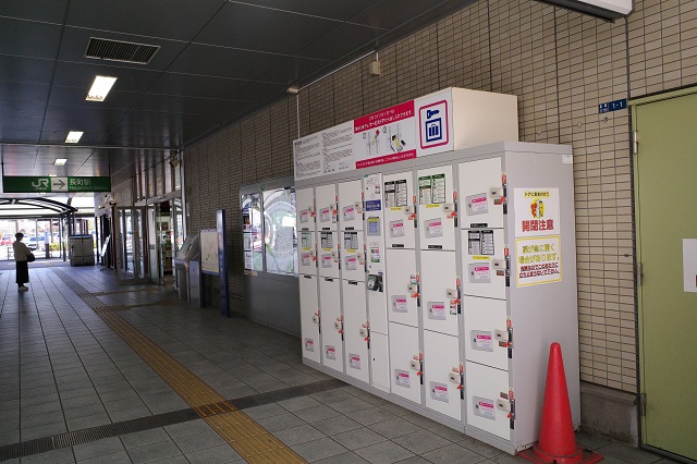 長町駅の西口のコインロッカーの設置場所の写真