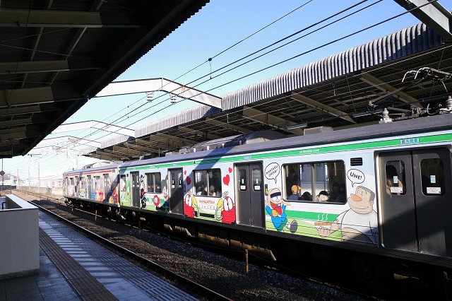 本塩釜駅仙石線のキャラ電の風景