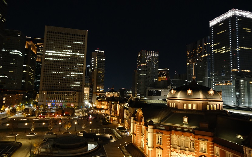 東京駅の夜景の写真