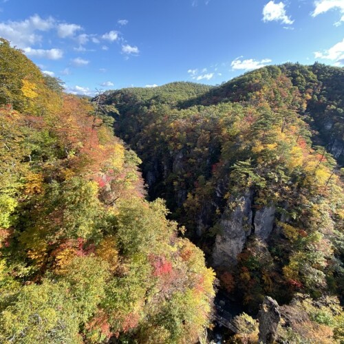 iphone11proで撮影した鳴子大橋から見た鳴子峡の風景写真３