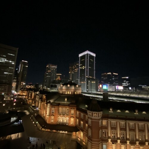 東京駅の夜景の写真