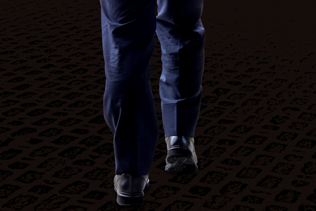 暗中模索のイメージ写真