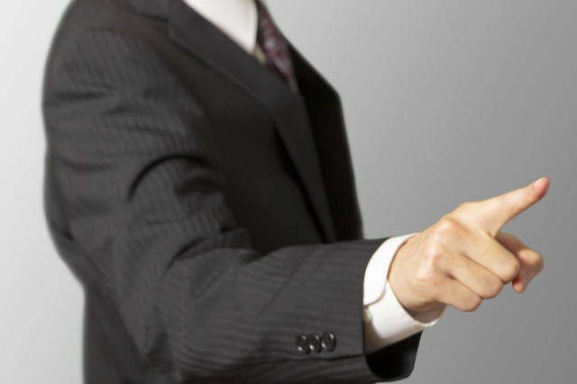 慇懃無礼のイメージ写真