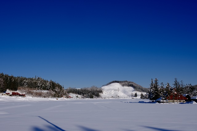 降雪量と積雪量のイメージ写真