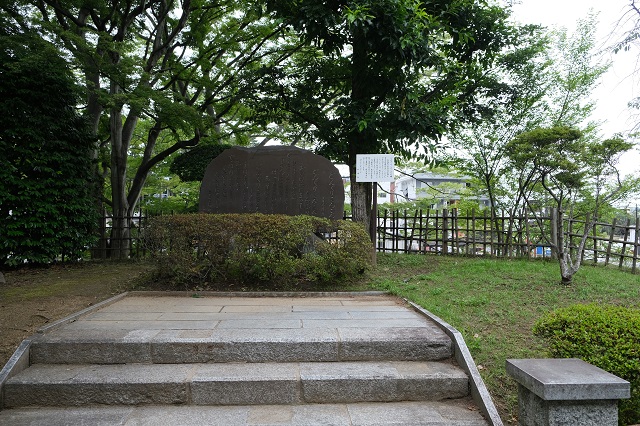 どんぐりころころの碑の写真