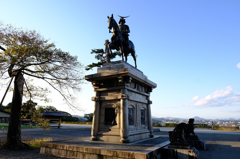仙台城址公園の伊達政宗銅像