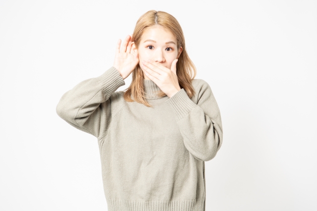 耳を傾けるのイメージ写真