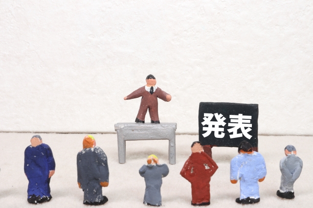 耳を傾けるのイメージ写真