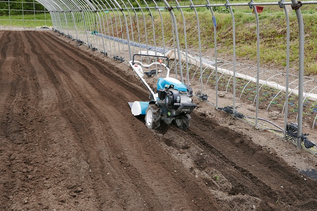 ミニ耕運機で耕した状況写真