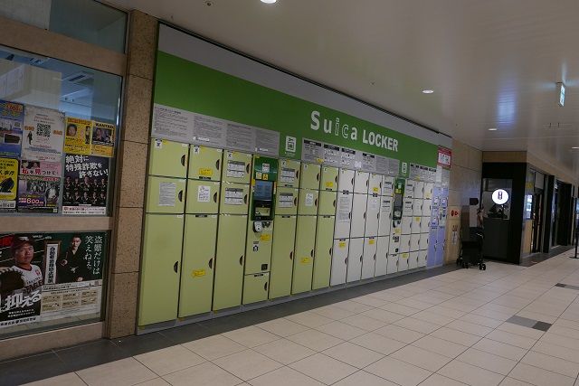仙台駅二階のコインロッカーの設置の写真