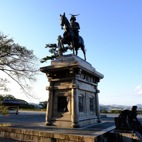 仙台城址公園の伊達政宗公の騎馬像