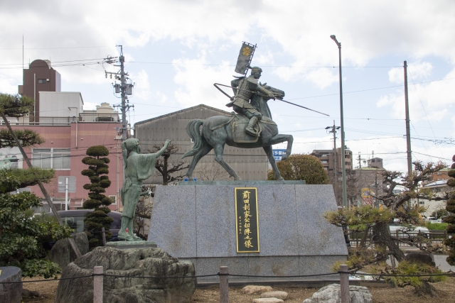 利家とまつの銅像