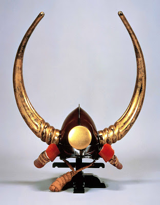 黒漆塗桃型大水牛脇立兜(前立てあり)