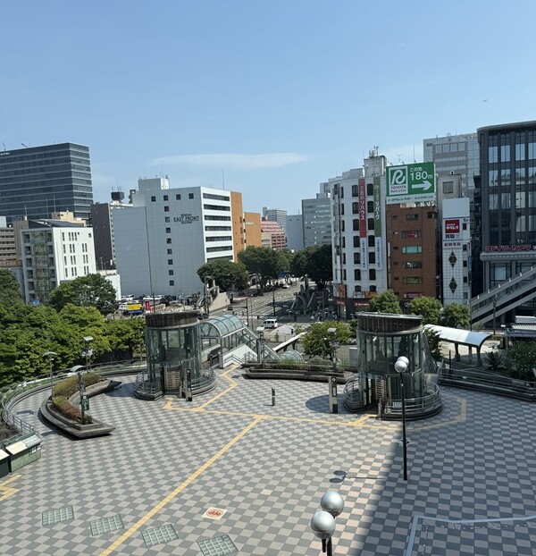 仙台駅の東口の風景