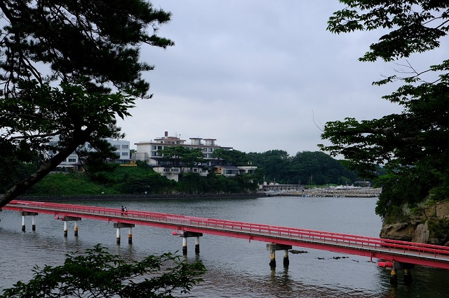 松島福浦橋を福浦島から望む