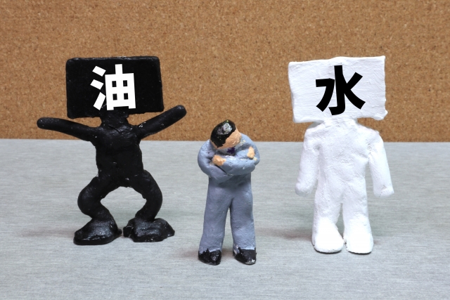 水と油の関係のイメージ写真