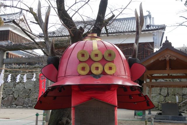 赤備えの兜の写真