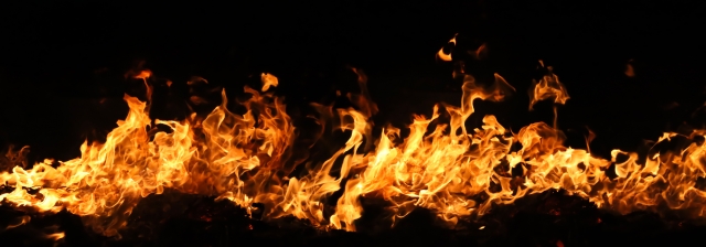 対岸の火事のイメージ写真