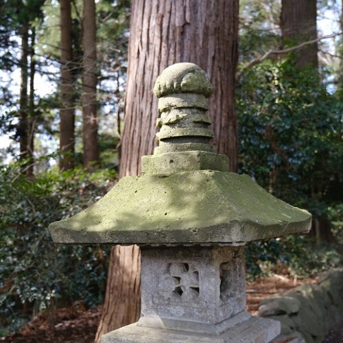 塩釜神社の灯篭の写真