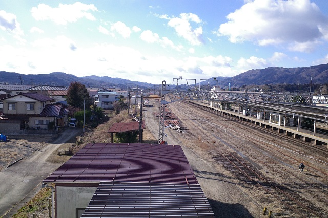 白石駅の東西をつなぐ大連絡橋の写真