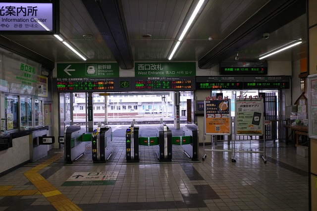 一ノ関駅の改札の風景写真