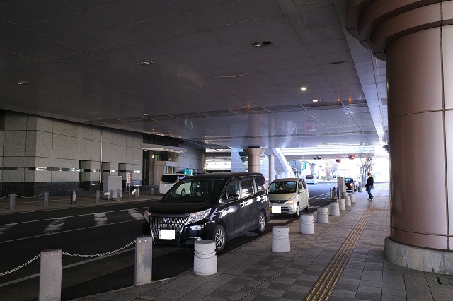 盛岡駅西口の一般車侵入の写真