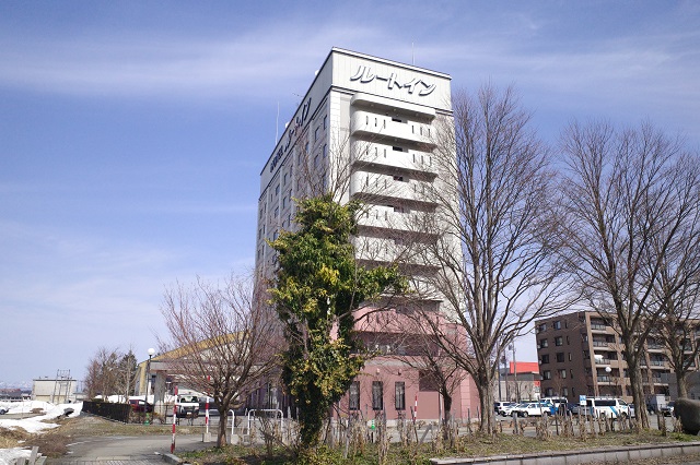 新城駅の近くのルートインの写真