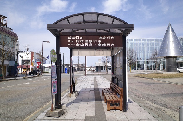 新庄駅のバス乗り場の写真