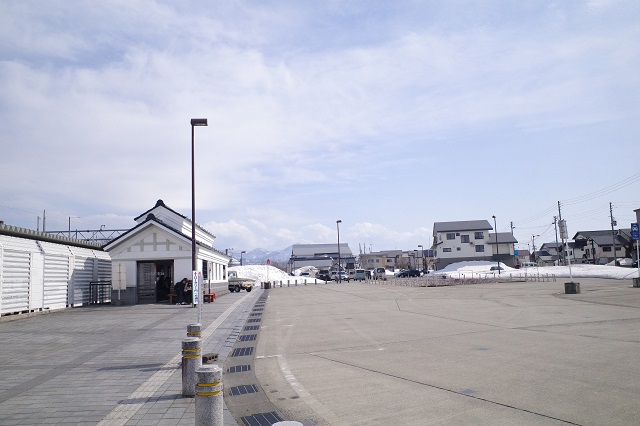 大石田駅のバス乗り場の写真