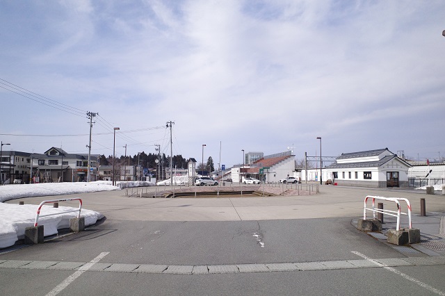 大石田駅の駐車場から見た駅方向