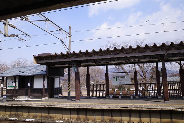 平泉駅のホームの写真