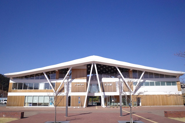 女川駅の駅舎の風景写真