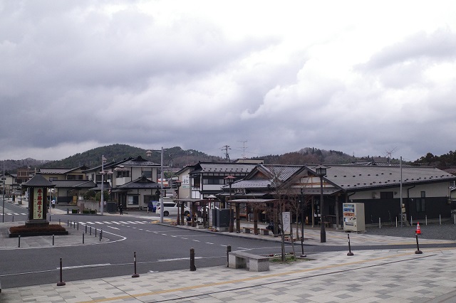 平泉駅の駅前の風景写真