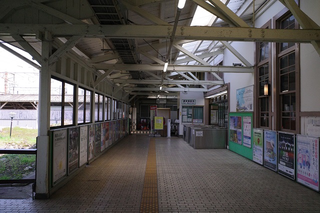 白河駅の駅の改札の写真