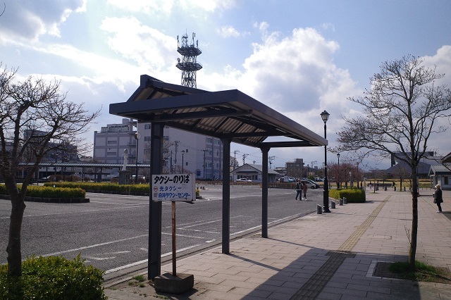 白河駅のタクシー乗り場の写真