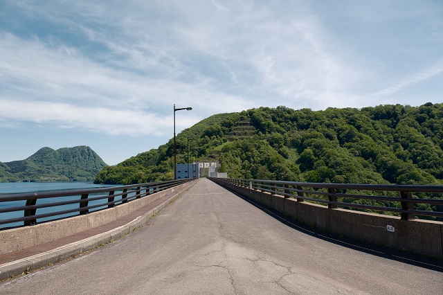 玉川ダムの施設内や風景の写真