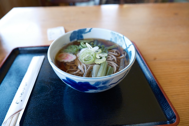 たつこ茶屋の山菜そばの写真