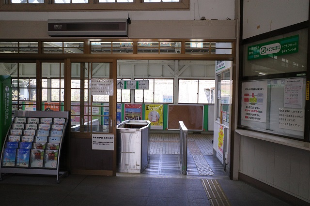 白河駅の改札の風景