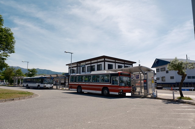 田沢湖駅のバス乗り場の写真