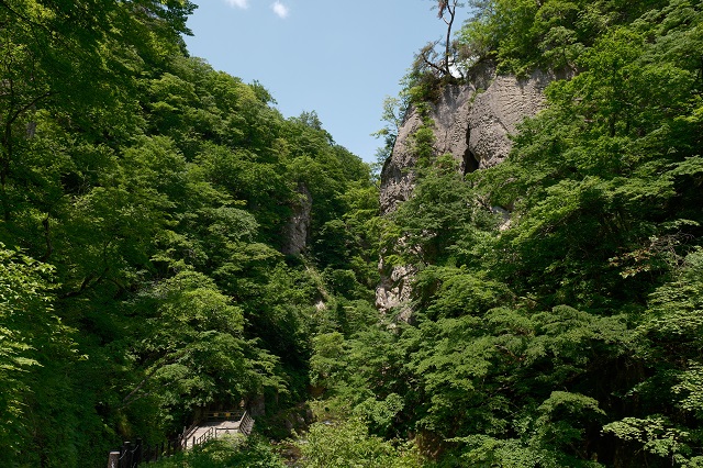 鳴子峡の遊歩道の観光写真