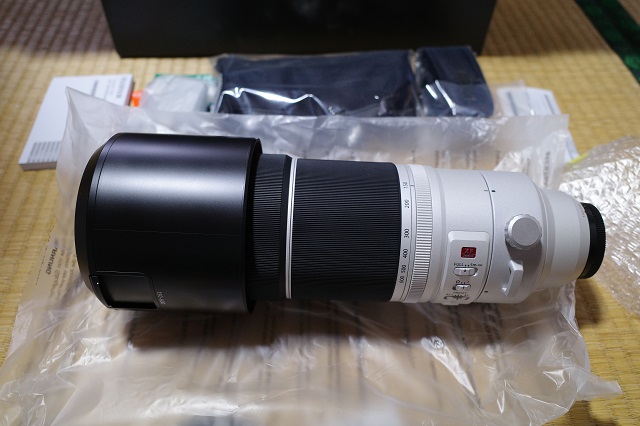 「xf150-600mmF5.6-8 R LM OIS WR」の開封