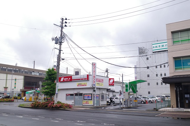 ニッポンレンタカー脇のサンパーキングの写真